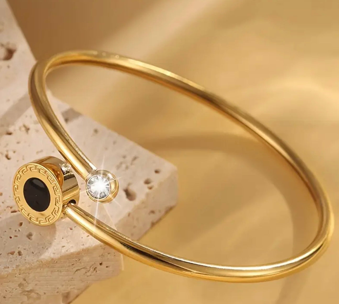 Elegant Stainless Steel Rhinestone Bracelet | Vintage & Minimalist Style - Perfect for Casual Attire