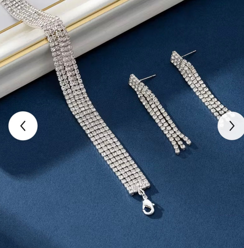 Diamanté choker and earrings set