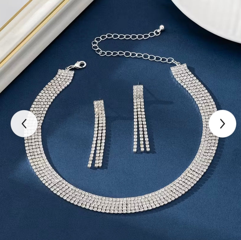 Diamanté choker and earrings set